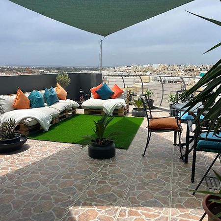 Trendy Seaside Escape 2 Bedroom Penthouse Marsaskala Kültér fotó